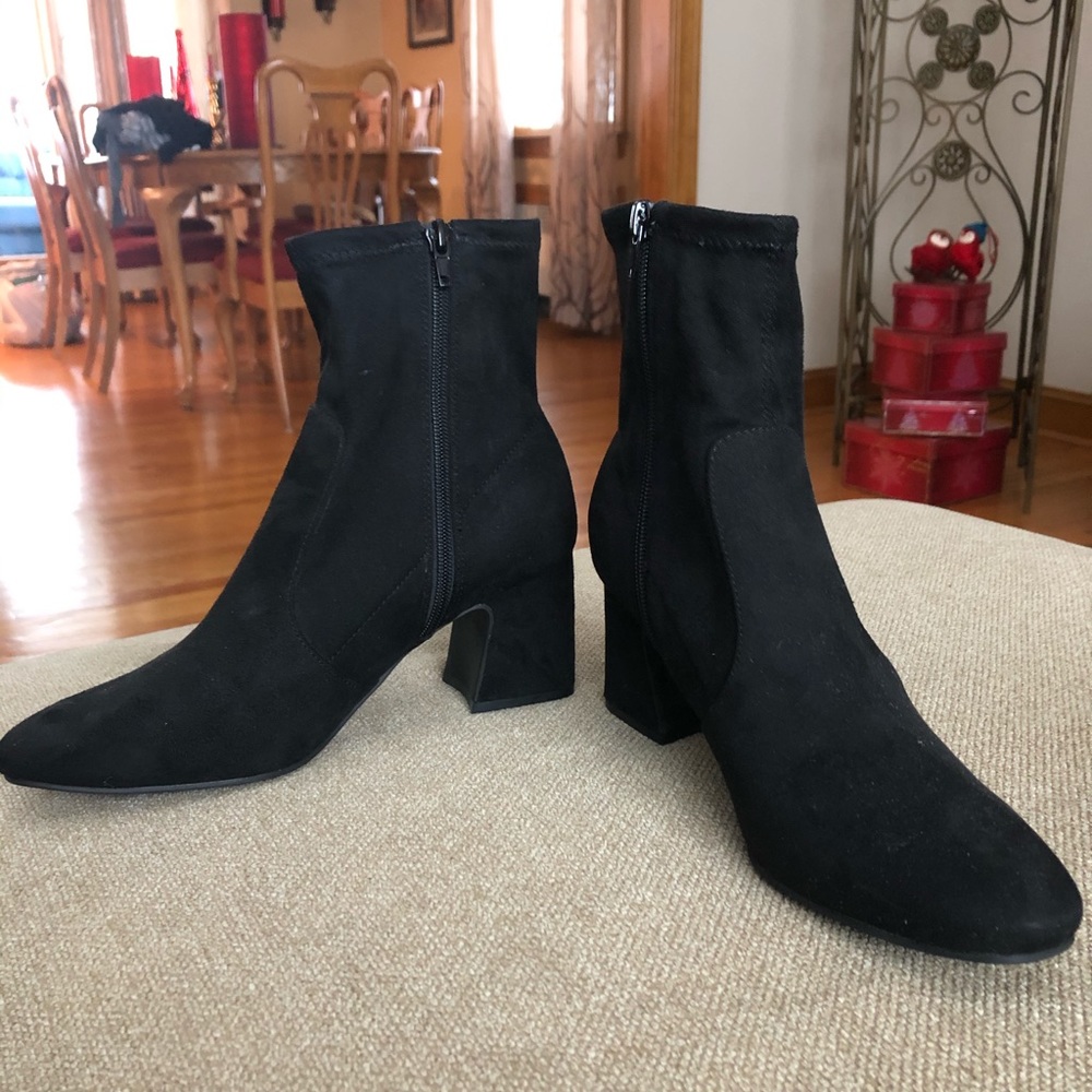 Unisa black suede booties